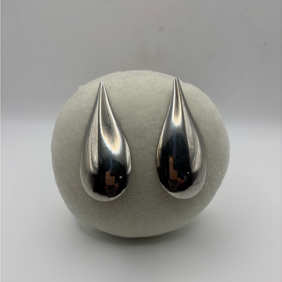 Bold Oversized Modernist Silver ToneTeardrop Statement Earrings - Picture 8 of 13